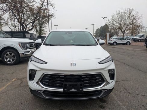 Used 2024 Buick Encore GX Preferred w/ Comfort Package AWD/4WD image 2