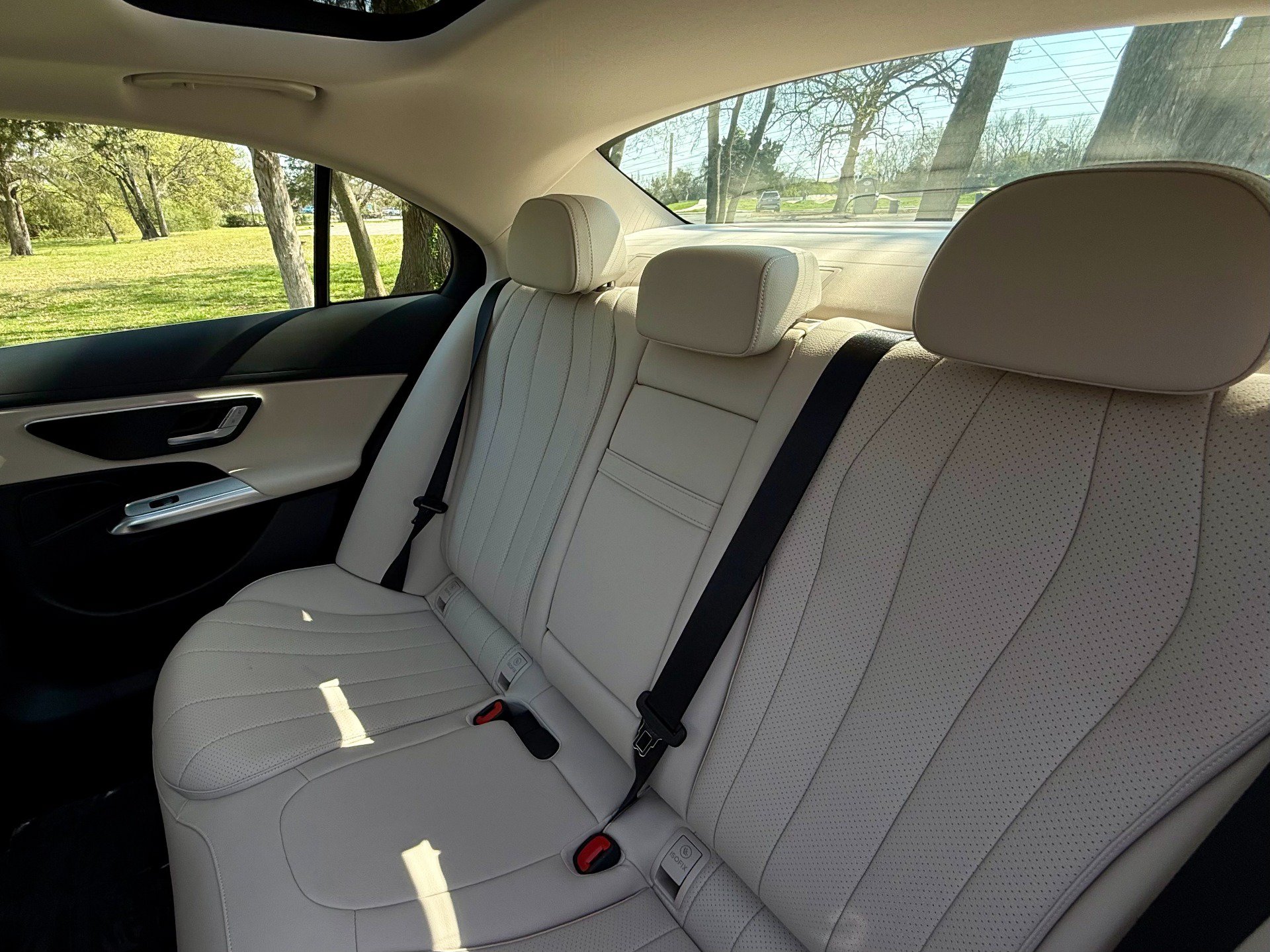 Used 2025 Mercedes-Benz E 350 Sedan image 10