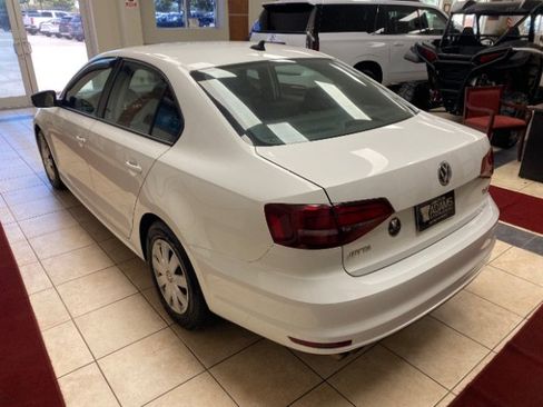 Used 2016 Volkswagen Jetta S FWD image 3