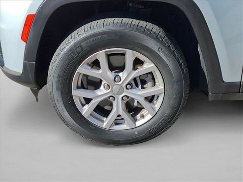 Used 2021 Jeep Grand Cherokee L Limited AWD/4WD image 11