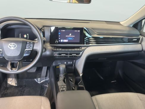 Used 2025 Toyota Camry LE FWD image 30