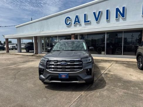 Used 2025 Ford Explorer Active w/ Active Comfort Package RWD image 1