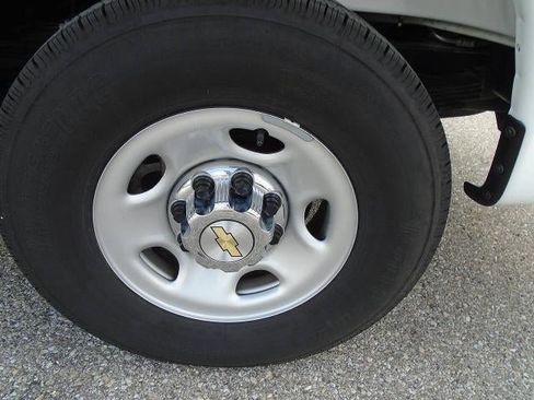 Used 2025 Chevrolet Express 3500 LT w/ LT Preferred Equipment Group RWD image 24