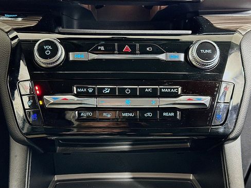 Used 2023 Ford Explorer Limited w/ Equipment Group 301A image 19