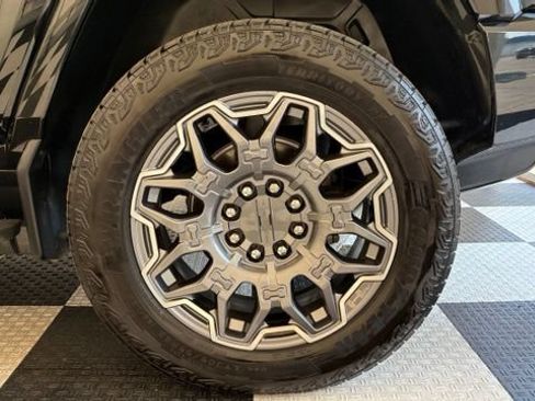 Used 2025 GMC Hummer EV 3X AWD/4WD image 14