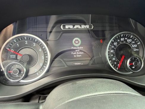 Used 2025 RAM 1500 Laramie AWD/4WD image 12