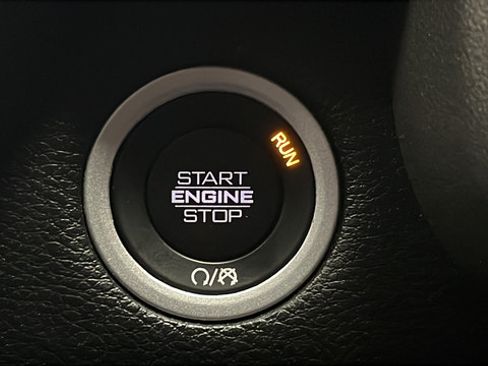 Used 2022 RAM 1500 Laramie AWD/4WD image 22