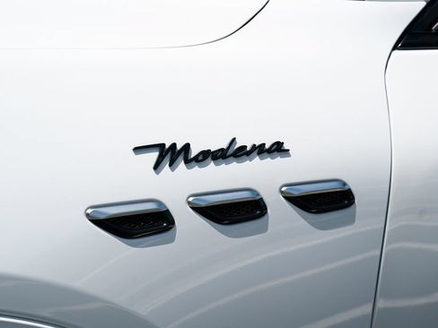 Used 2023 Maserati Grecale Modena AWD/4WD image 26