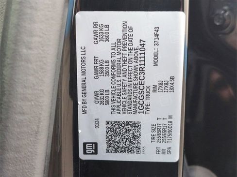 Used 2024 Chevrolet Colorado LT image 32