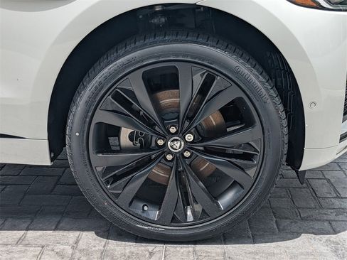 New 2026 Jaguar F-PACE R-Dynamic S image 10