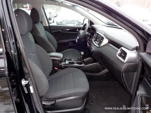 Used 2019 Kia Sorento AWD image 21