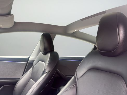 Used 2025 Tesla Model 3 Long Range RWD image 17