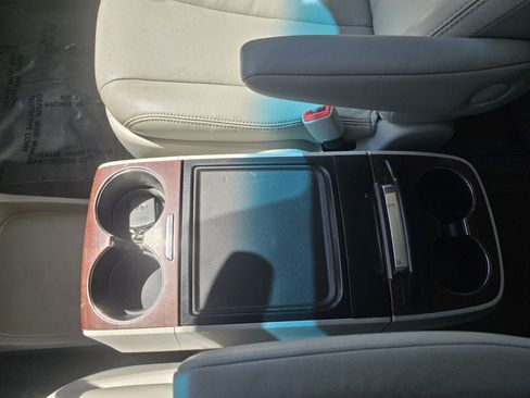 Used 2013 Toyota Sienna XLE AWD/4WD image 22