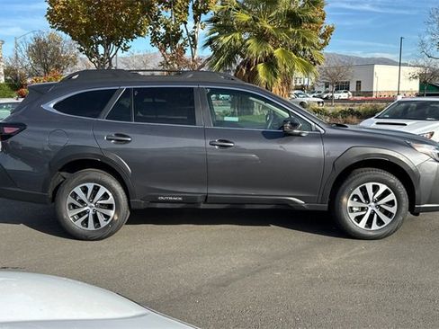 New 2025 Subaru Outback Premium image 3