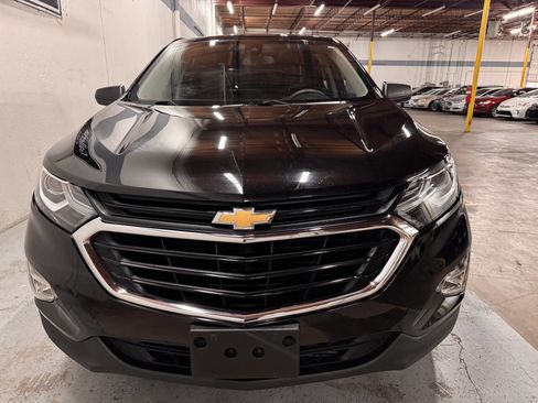 Used 2020 Chevrolet Equinox LS w/ LS Convenience Package image 3