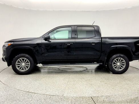 Used 2025 Chevrolet Colorado LT w/ LT Convenience Package image 8