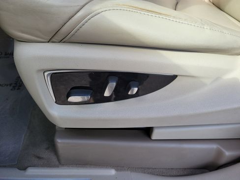 Used 2018 Cadillac Escalade Luxury image 13