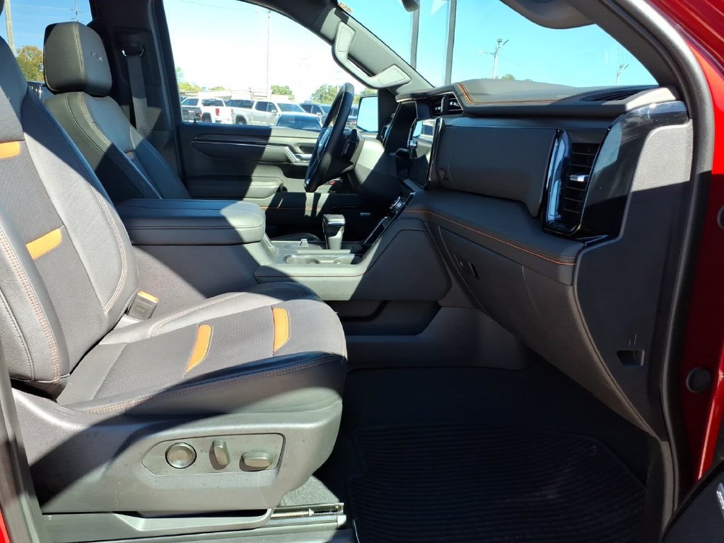 Used 2024 GMC Sierra 1500 AT4 w/ AT4 Premium Package AWD/4WD image 14