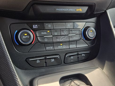 Used 2020 Ford Transit Connect XLT FWD image 16