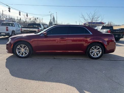 Used 2021 Chrysler 300 Touring L RWD image 3