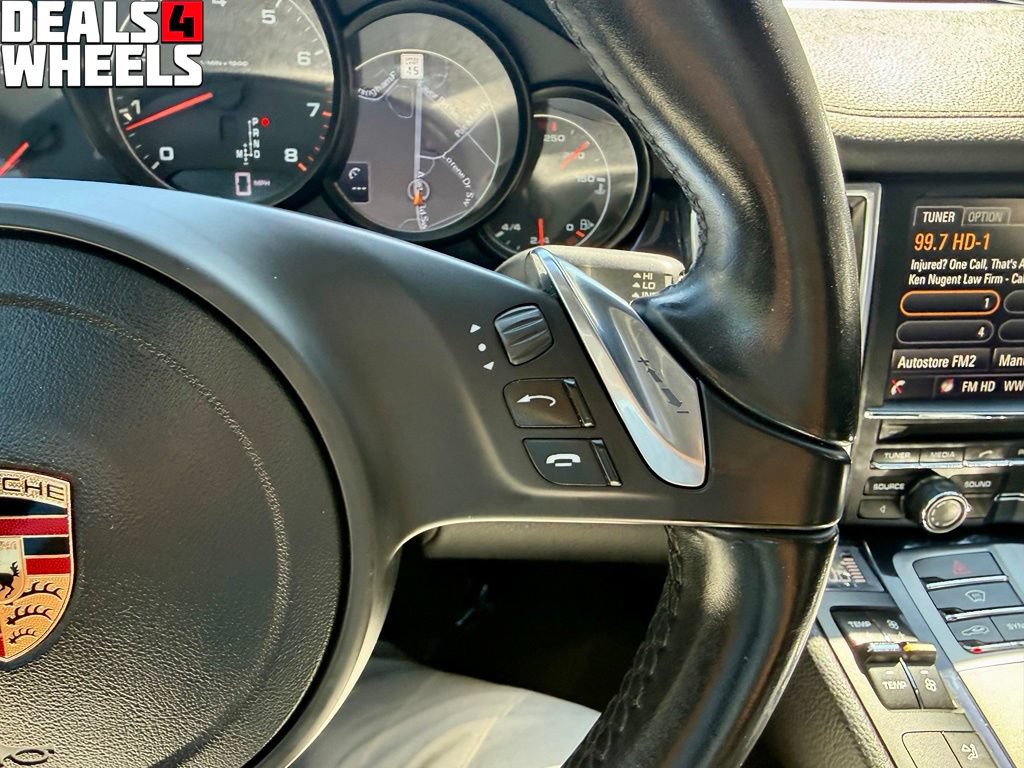 Used 2016 Porsche Panamera RWD image 28