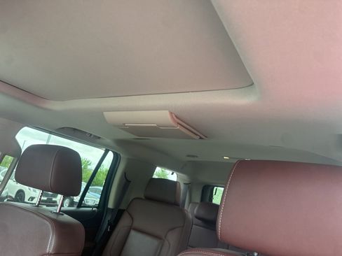 Used 2018 Chevrolet Tahoe Premier image 12