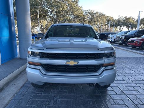 Used 2018 Chevrolet Silverado 1500 Custom w/ Custom Value Package image 2