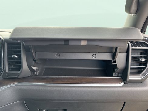 Used 2025 GMC Sierra 1500 SLT image 49