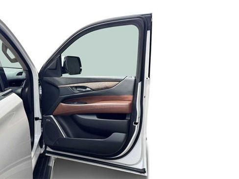 Used 2018 Cadillac Escalade ESV Premium Luxury image 9