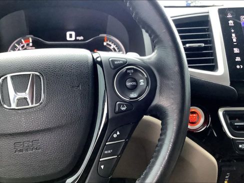 Used 2017 Honda Pilot Touring image 22