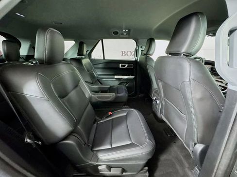 Certified 2022 Ford Explorer XLT w/ Equipment Group 202A image 32