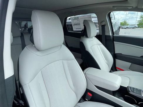 New 2026 Kia Sportage EX w/ EX Panorama Roof Package FWD image 30
