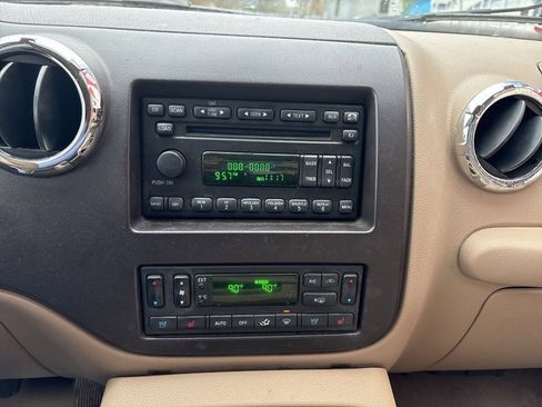 Used 2005 Ford Expedition 2WD image 15