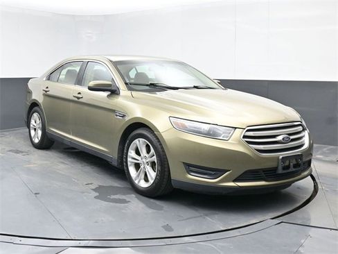 Used 2013 Ford Taurus SEL image 2