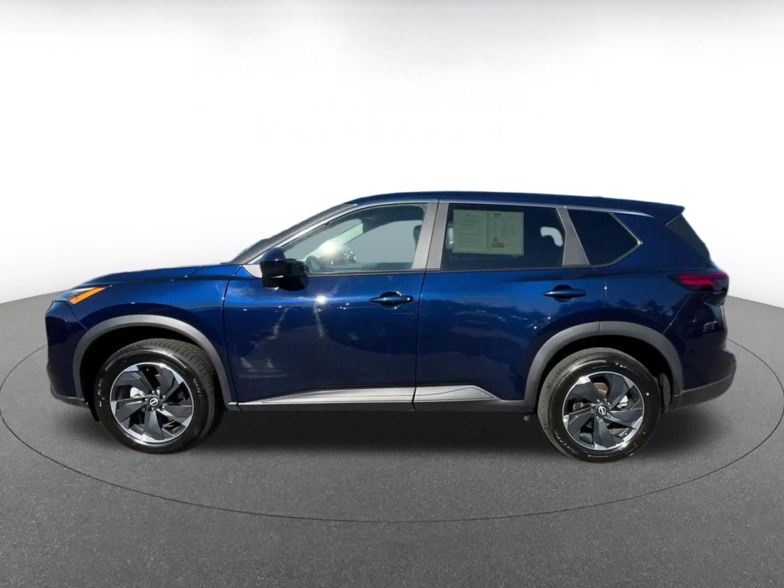 Used 2025 Nissan Rogue SV AWD/4WD image 8
