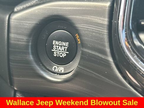 Used 2021 Jeep Grand Cherokee Laredo X AWD/4WD image 29