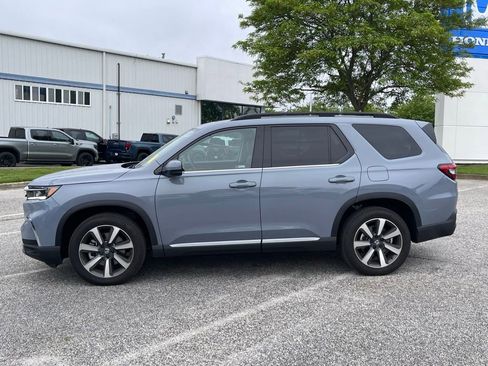 Certified 2025 Honda Pilot Touring image 6