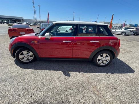 Used 2016 MINI Cooper 4-Door Hardtop FWD image 4