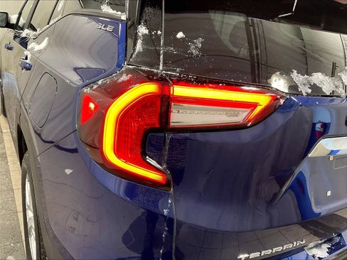 Used 2022 GMC Terrain SLE w/ Driver Convenience Package image 33