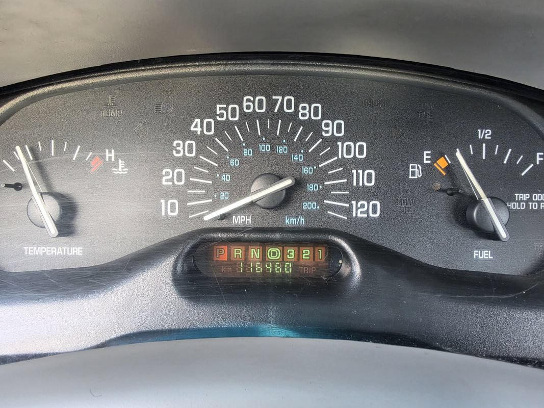 Used 2000 Buick Century Custom w/ Popular Pkg FWD image 12