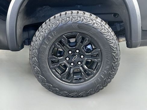 Used 2025 Chevrolet Silverado 1500 ZR2 w/ Technology Package AWD/4WD image 35