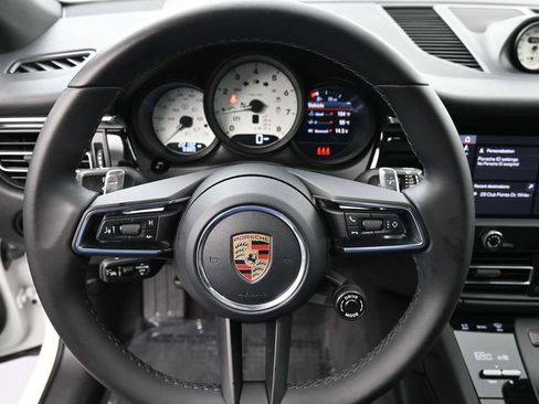 Certified 2023 Porsche Macan AWD/4WD image 19