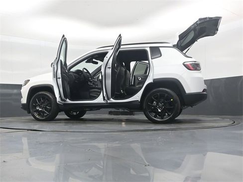 New 2026 Jeep Compass Latitude image 52