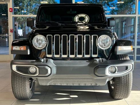 Used 2021 Jeep Wrangler Unlimited Sahara image 2