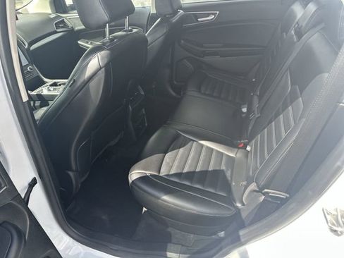 Used 2023 Ford Edge SEL image 12