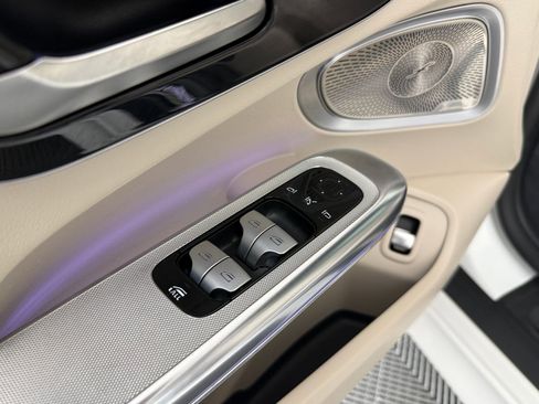 Used 2024 Mercedes-Benz CLE 450 4MATIC Cabriolet image 22