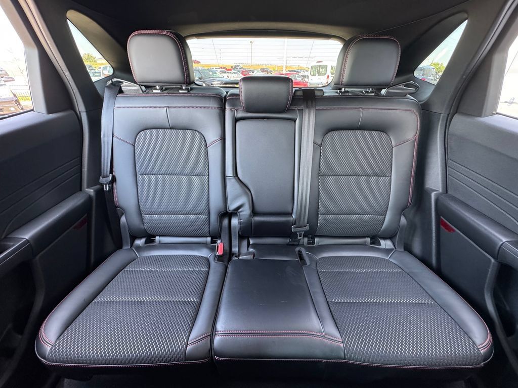 Used 2024 Ford Escape ST-Line w/ Tech Pack #1 FWD image 30