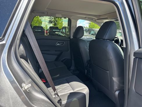 New 2026 Nissan Rogue Platinum w/ Platinum Premium Package AWD/4WD image 17