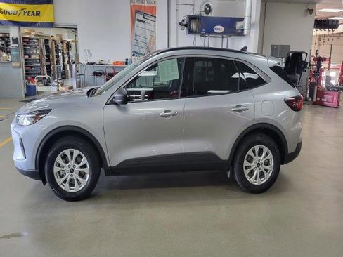 Certified 2024 Ford Escape Active w/ Tech Pack #1 AWD/4WD image 2
