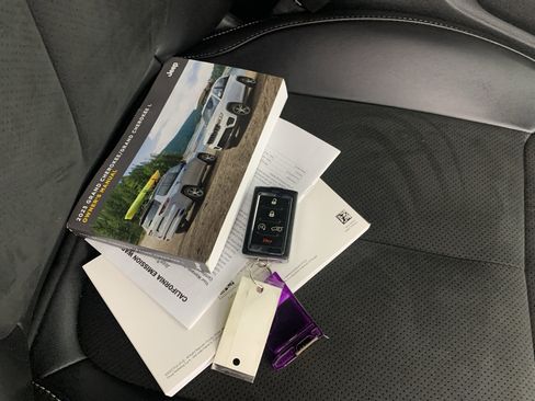 Used 2023 Jeep Grand Cherokee L Laredo image 44